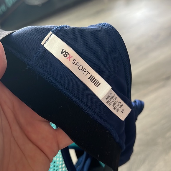 Victoria’s Secret sports athletic bra size small - Picture 7 of 7